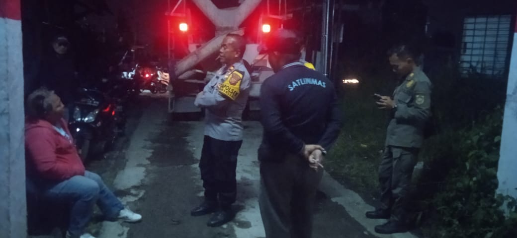 Thumbnail Penghadangan Pekerjaan  Proyek Betonisasi Desa Pasir Eurih Akibat Ulah Oknum Aparat Desa Berakhir Ricuh